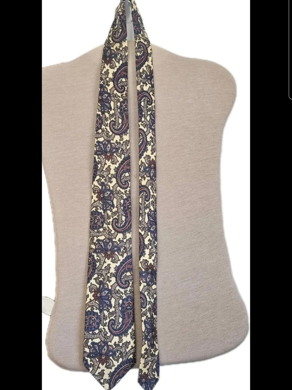 Vintage Briar Paisley Silk Tie Benoit's Waterford Conn Hand Fashioned Preppy Ivy